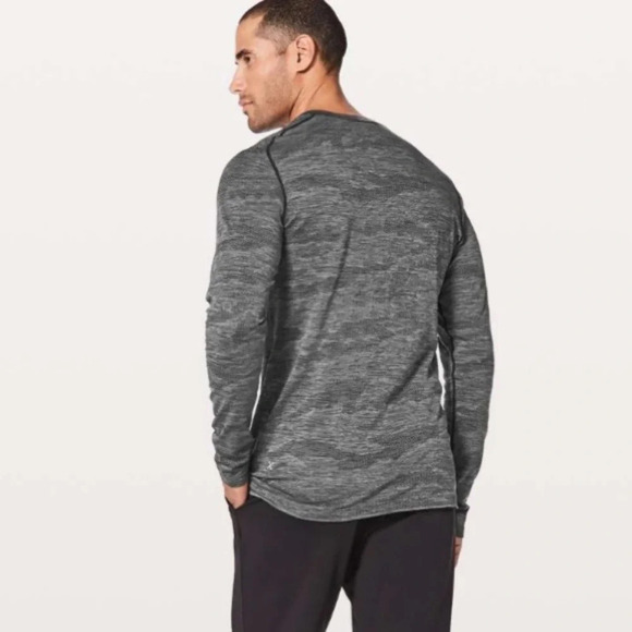 Lululemon sz XL Metal Vent Tech Long Sleeve Black / Anchor great pre owned cond - Picture 2 of 10